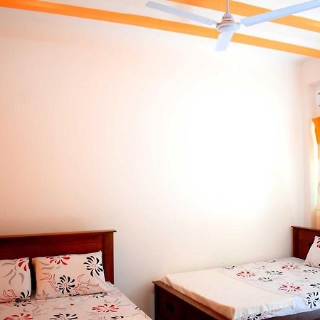 Sri Mayura Holiday Resort Катарагама Экстерьер фото