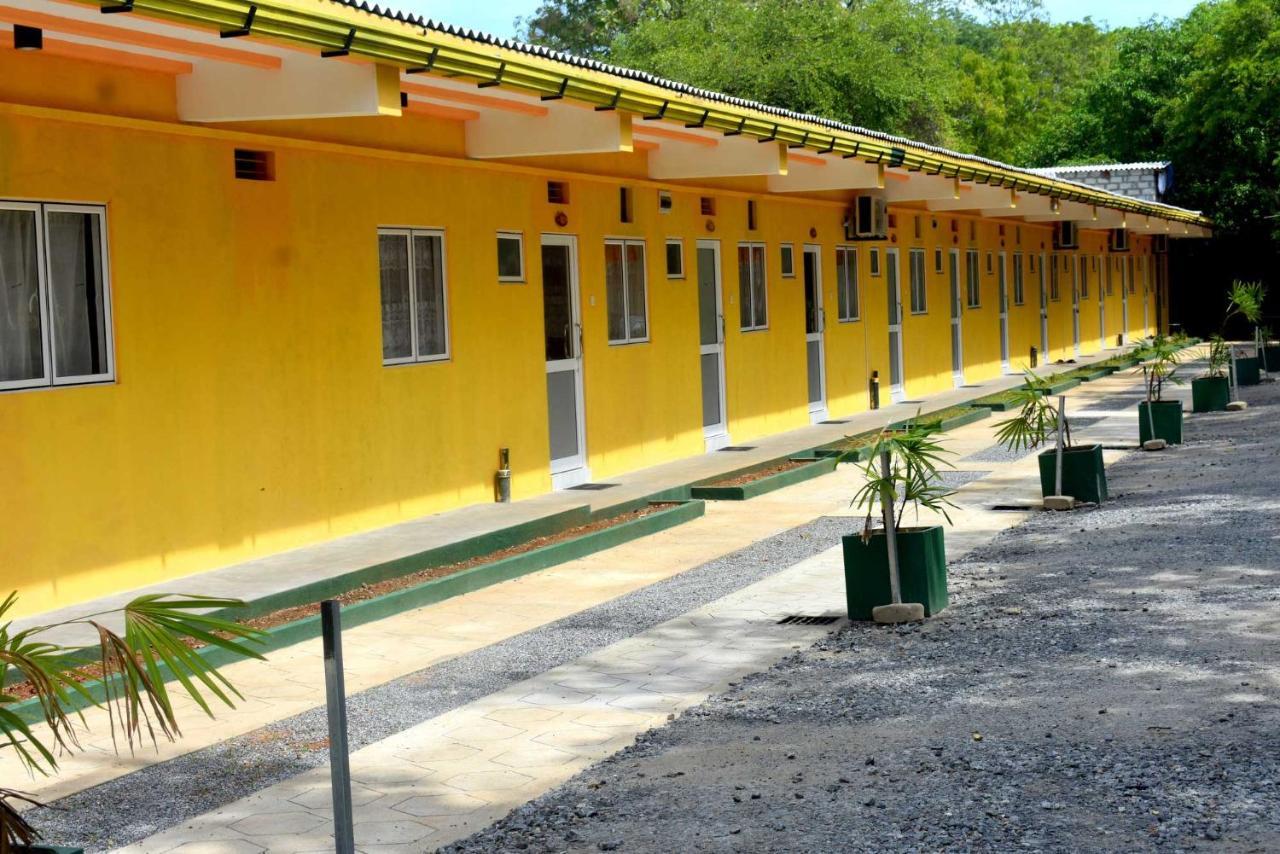 Sri Mayura Holiday Resort Катарагама Экстерьер фото
